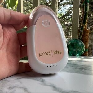 PMD Kiss Device in Soft Pink and White